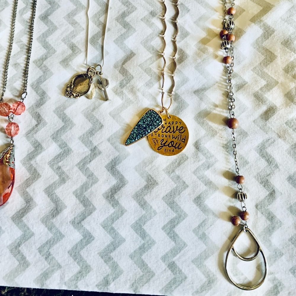 Jewelry - Picture 3 of 8